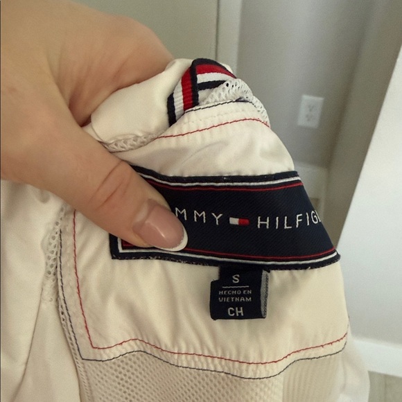 Tommy Hilfiger White Hooded Ski Jacket - Picture 7 of 7